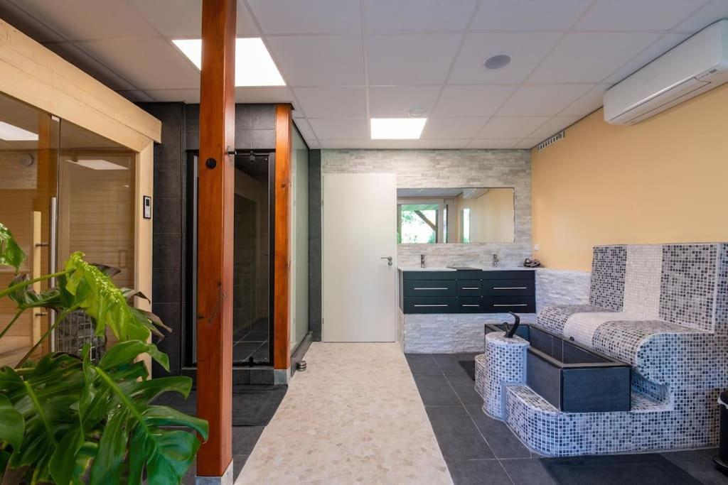 Wellness Studio Tiel Met Sauna En Jacuzzi מראה חיצוני תמונה